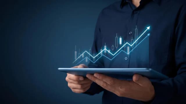 Image for article: A Guide to Master a Price Action Strategy That Works in Any Market: Complete Guide on How to Trade with Market Structure + Support & Resistance (Step-by-Step)