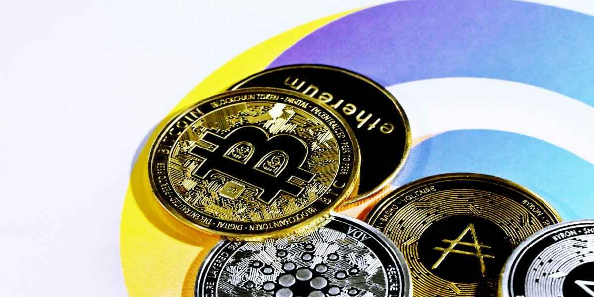 SEC Signals Shift: Self-Custody and DeFi innovation exemption spark Altcoin Momentum