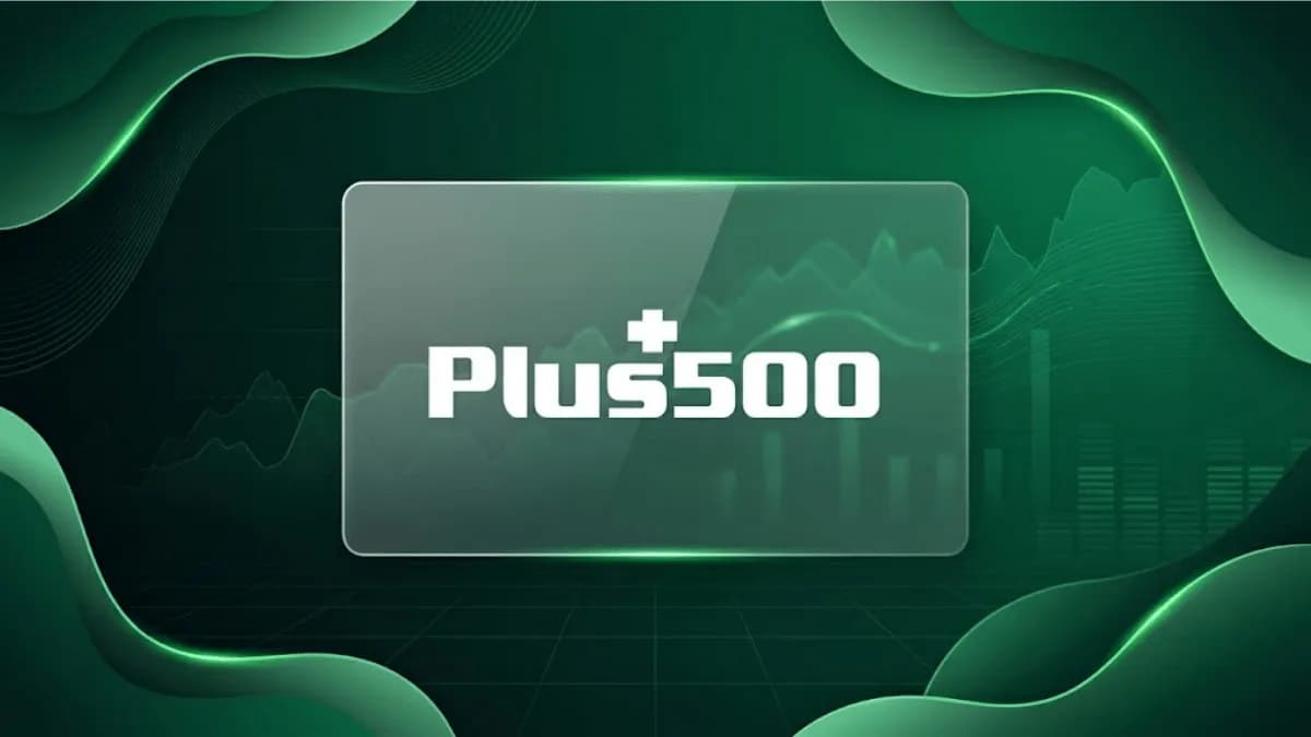 plus500 logo on green background