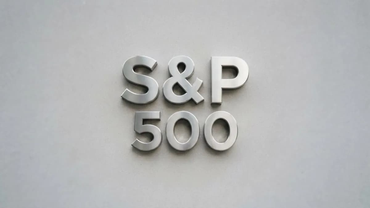How Is the S&P 500 Index Positioning Ahead of Key Economic Data?