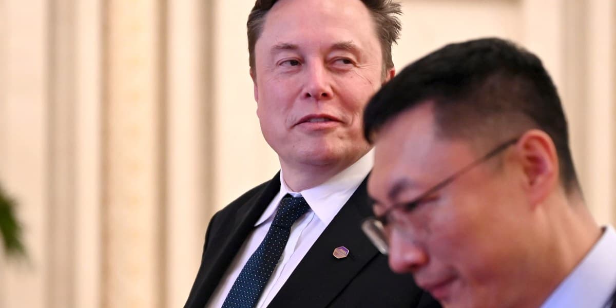 Image for A single new sentence in SpaceX's amended IPO filing could signal the biggest merger in history | Fortune