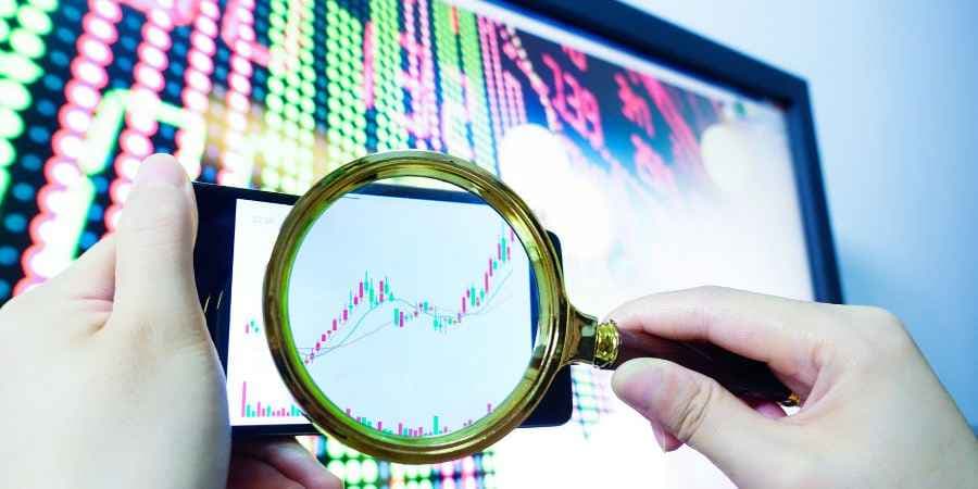 All Eyes on the Fed: EUR/USD Technical Setup Before the Break