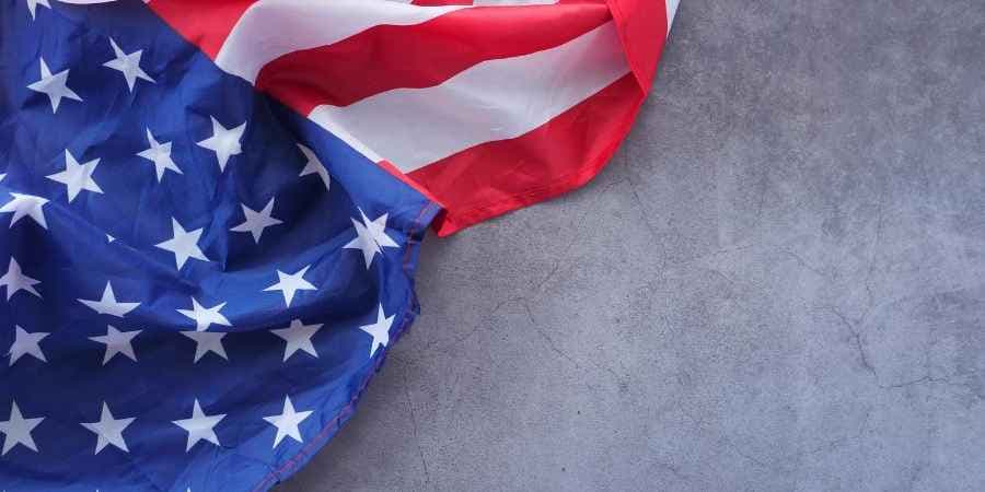 U.S. Government Shutdown Looms: Dollar Weakens Amid Economic Uncertainty
