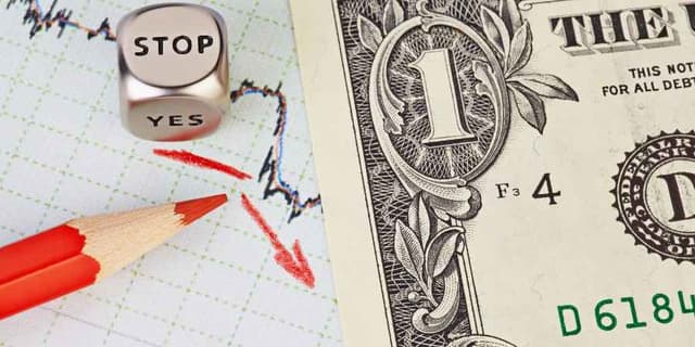 Image for article: US Dollar Outlook: Paused Downtrend or Just a Breather?