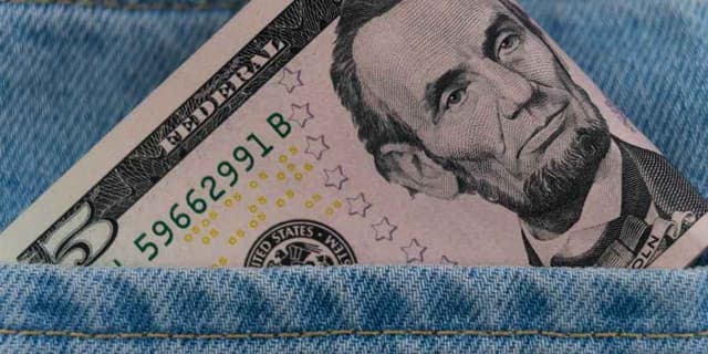 Image for article: USD/JPY Outlook: Tariff Concerns and Rising US Yields Keep Yen Under Pressure