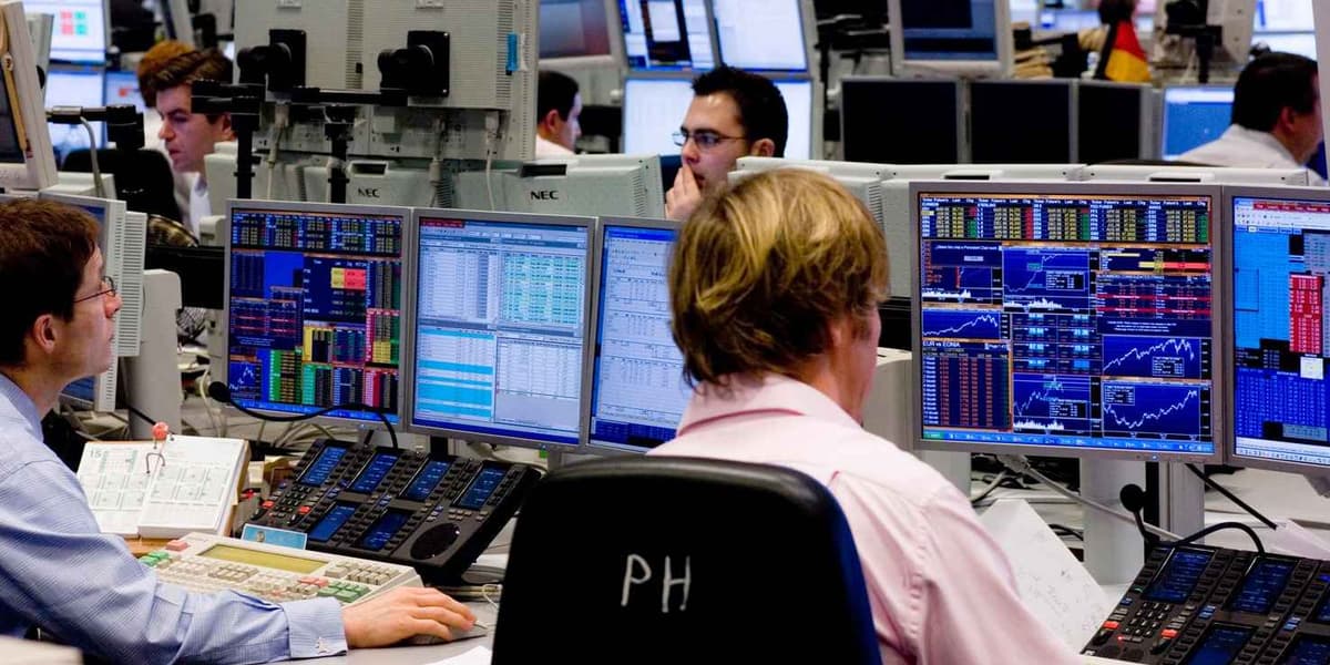 Deutsche Bank Tradfing Floor Alamy