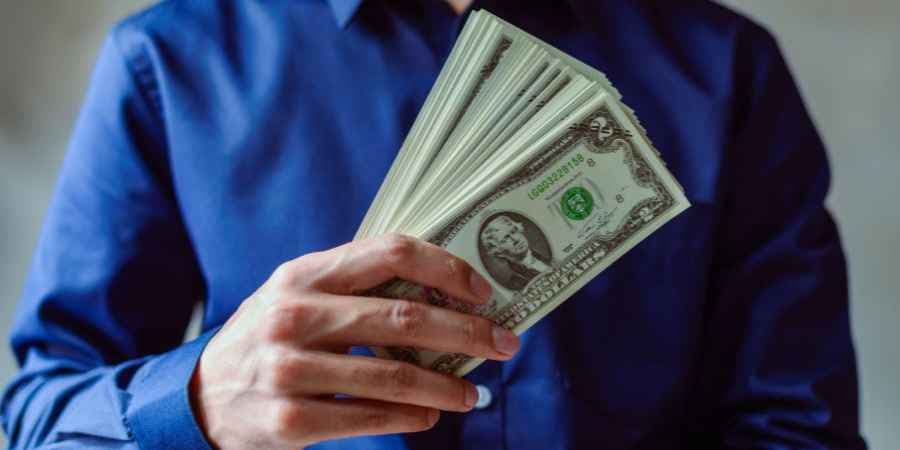 US Dollar Hits 7-Month Low as Market Sentiment Recovers