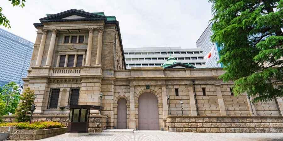 USD/JPY Soars to Just Under 159, Risks BOJ Intervention