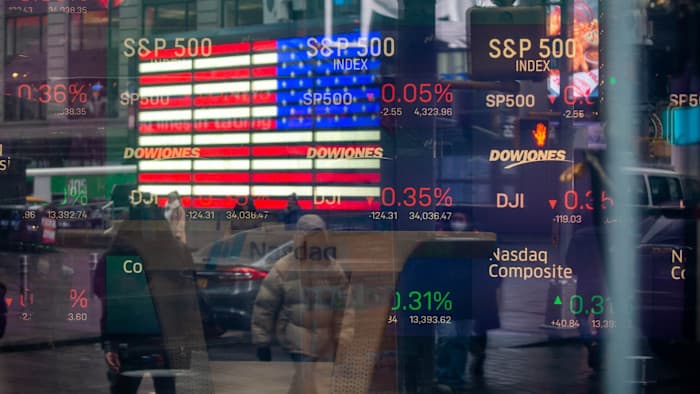 Image for Retail traders plough $67bn into US stocks while investment giants flee