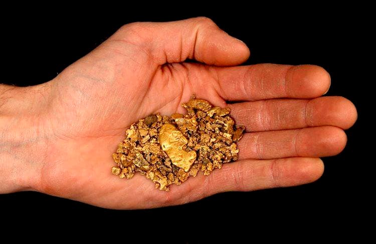 Image for Gold consolidates above key level as traders embrace as inflation hedge