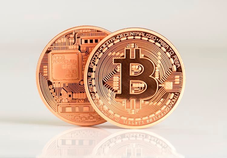 Image for Bitcoin investors pull $333M from BlackRock IBIT ETF in record outflow