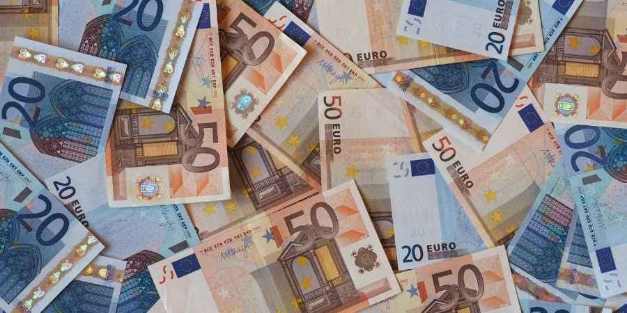 ECB Cuts Interest Rates: Implications for the Eurozone Economy and the Euro ECB Cuts Interest Rates: Implications for the Eurozone Economy and the Euro