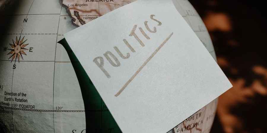 Market Shifts: USD Uncertainty, EUR Politics, and Bitcoin's Sudden Drop Market Shifts: USD Uncertainty, EUR Politics, and Bitcoin's Sudden Drop