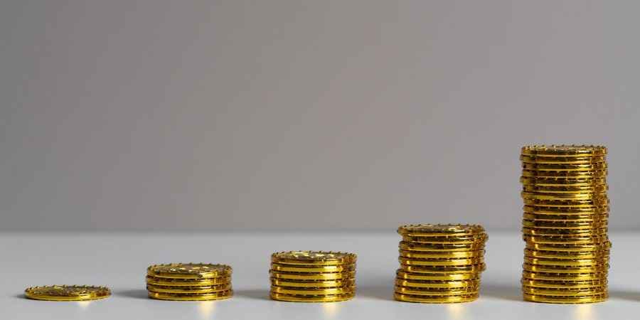 Gold’s New Forecast for 2025: Is $3700 the Next Stop? Gold’s New Forecast for 2025: Is $3700 the Next Stop?